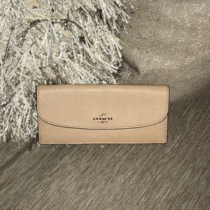 Authentic Coach Envelope Wallet NWT Beige
